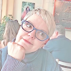 Meet your Posher, Julia